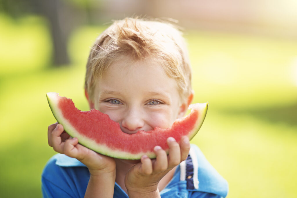 Los Mejores Alimentos de Verano para una Sonrisa Saludable