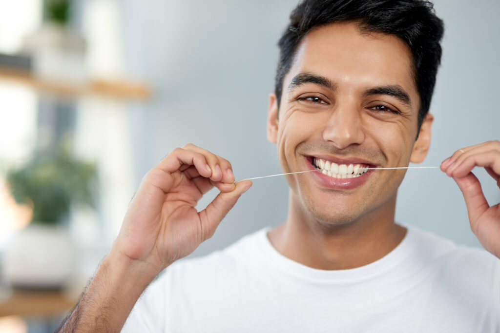 Cómo evitar la gingivitis con consejos prácticos | Clínica Lucía Trujillo